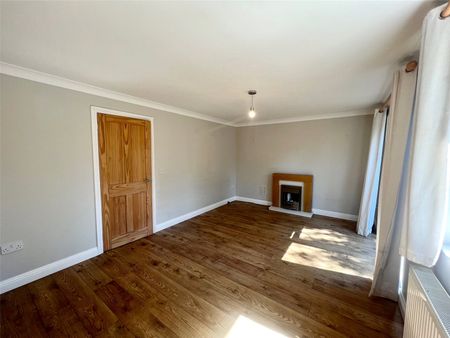 3 bedroom detached house to rent - Photo 2