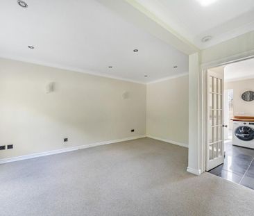 2 bedroom end of terrace house to rent - Photo 2