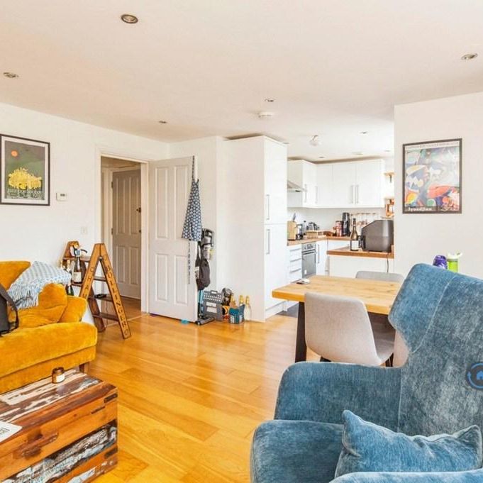 2 bedroom flat to rent - Photo 1