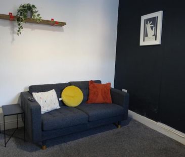 3 bedroom terraced house to rent - Photo 3