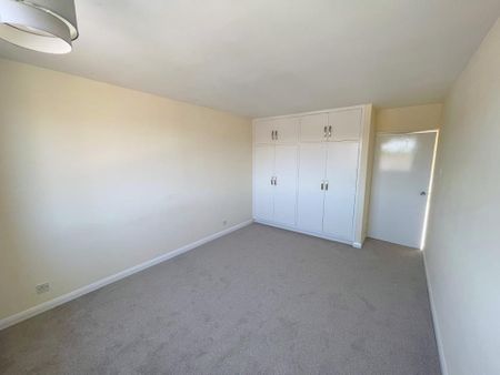 2 bedroom maisonette to rent - Photo 2