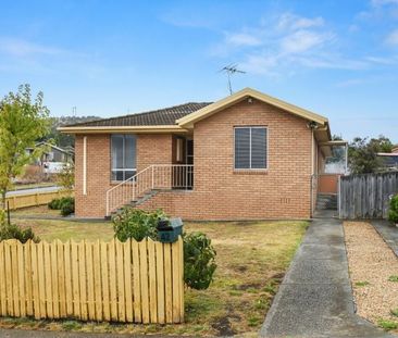 Convenient Family Home - Photo 6