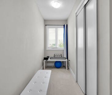 For Lease - 1960 Dalmagarry Road Unit# 212, London North, Ontario - Photo 1