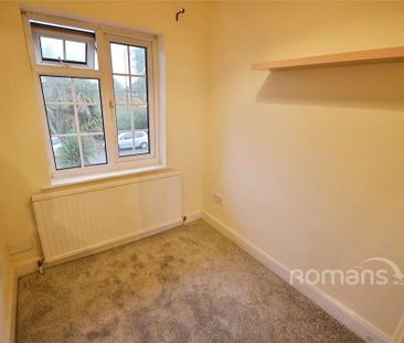 5 bedroom semi-detached house to rent - Photo 4