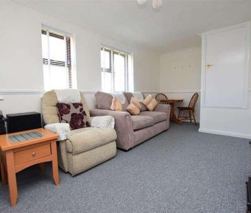 Aylewyn Green, Kemsley, Sittingbourne, ME10 - Photo 2