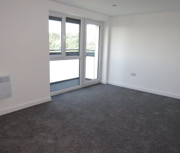 Wheatley Court, HALIFAX - Photo 1