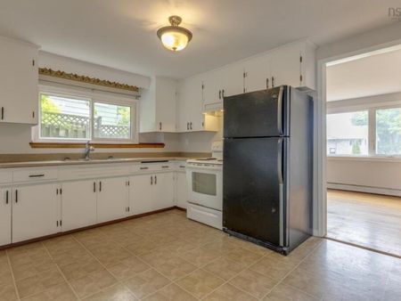 Charming & Bright 3-Bedroom Unit | 55B Kennedy Drive, Dartmouth | $2,250 Available Now - Photo 5