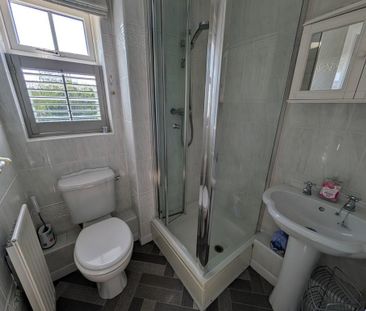 1 bedroom in a house share to rent - Photo 6