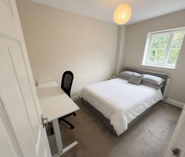 3 bedroom semi-detached house to rent - Photo 3