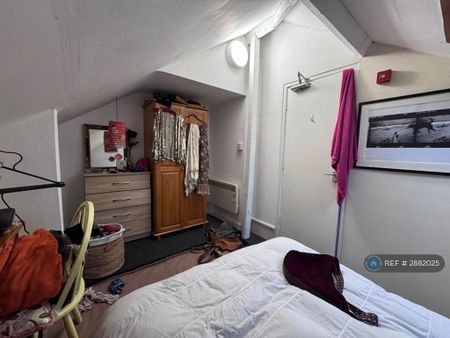 2 bedroom flat to rent - Photo 5