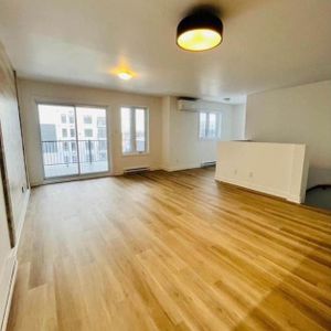 4 1/2 récent et rénové ! Prêt maintenant ! - Photo 2