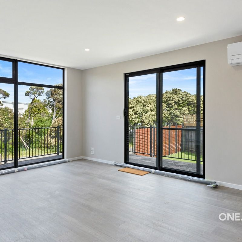 2/1 Montagu Road - Photo 1