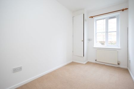 2 bed flat to rent in Apex Court, 82 Avenue Road, BH23 - Photo 3