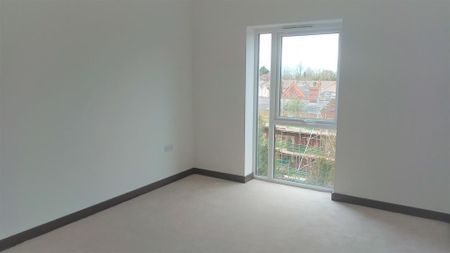 2 bedroom flat to rent - Photo 2