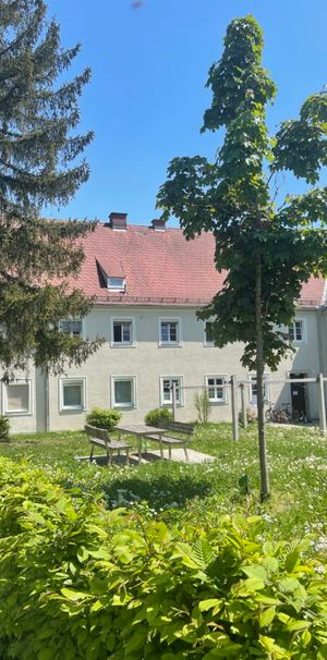 Ruhig gelegene Erdgeschoßwohnung mit Küche und 2 Zimmer - Foto 1