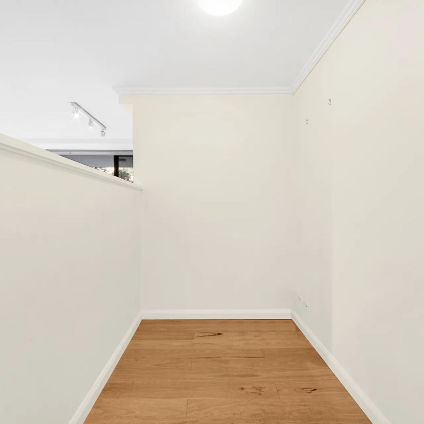 A Spacious, Stylish Sanctuary In An Unbeatable Location - Photo 1