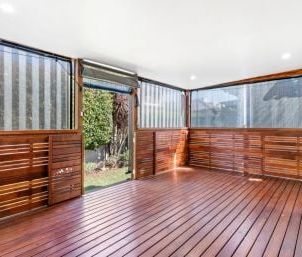 Spacious Family Home in a Premier Chatswood Location - Photo 2