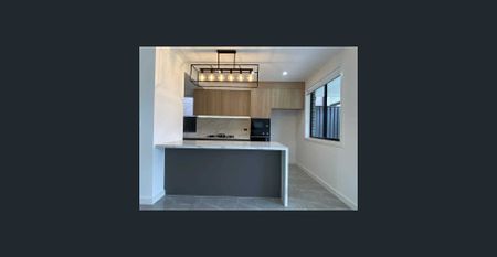 Family House in the Heart of the Northwest Community - Photo 3