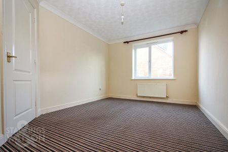 4 bedroom detached house to rent - Photo 5