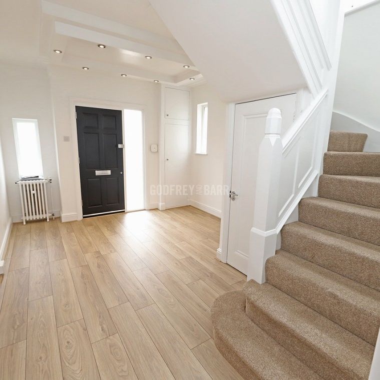 Highfield Gardens Golders Green NW11 - Photo 1