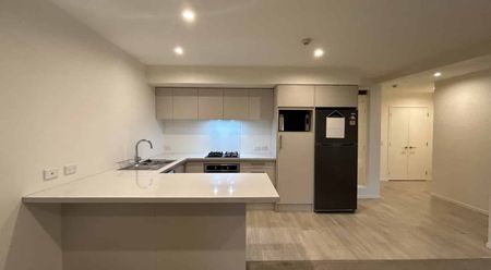 Modern Two Bedroom Apartment plus Garage - Photo 4