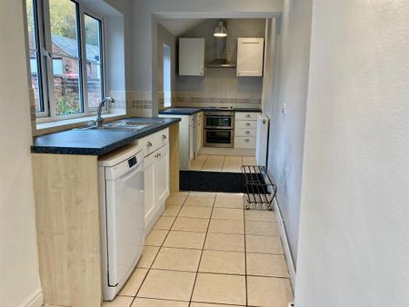 2 bedroom terraced house to rent - Photo 3