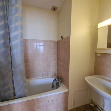 Location Appartement 1 pièce 36m² ST LAMBERT LA POTHERIE 49070 - Photo 4