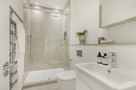 Exquisite apartment located on Marylebone Lane - Photo 5