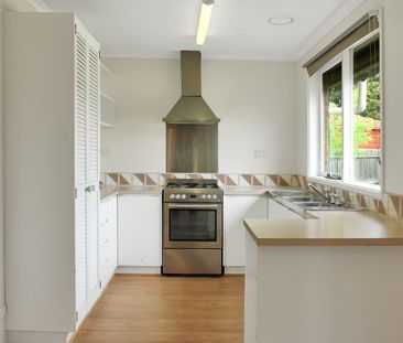 FLAMILY HOME IN QUIET COURT - Photo 3