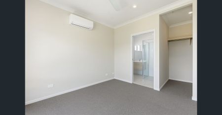 Brand New 4 Bedder Family House unbeatable LOW Price $630 pw - Photo 3