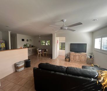 FULL OF CHARM - VERY PRIVATE - Photo 1