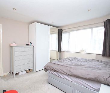 2 bedroom maisonette to rent - Photo 2