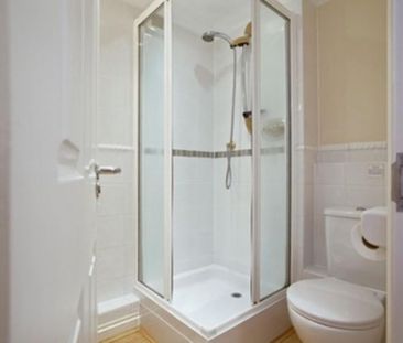 3 bedroom apartment to rent - Photo 2