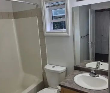 2 bed 1.5 bath | Edmonton - Photo 1