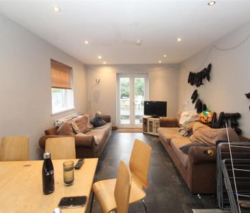 6 bedroom house to rent - Photo 1