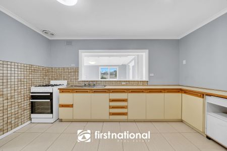 13 Parkmore Road, Keysborough - Photo 2