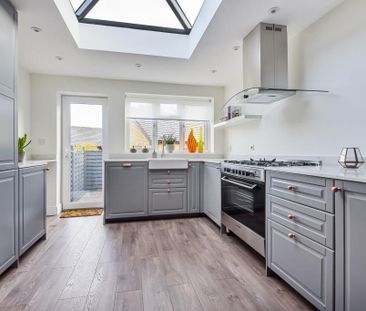 3 bedroom terraced house to rent - Photo 6