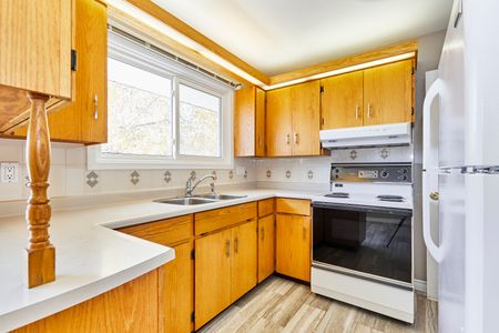 For Lease - 155 Laurel Court Unit# Main, Oshawa, Ontario - Photo 3