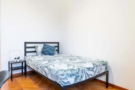 Via Sambuco, Milan, Lombardy 20122 - Photo 2