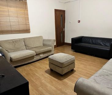 Room in a Shared House, Burley Road, LS4 - Photo 1