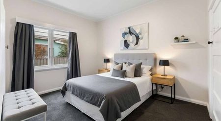 Family home in central Richmond - Photo 4