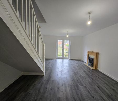 2 bedroom semi-detached house to rent - Photo 2