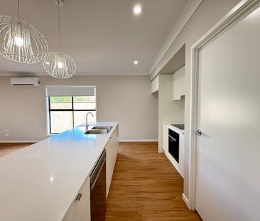 Brand New Modern Family Home in Peaceful Park Ridge - For Lease - Photo 6