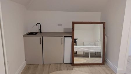 1 bedroom flat to rent - Photo 2