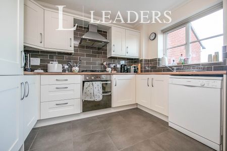 4 bedroom house to rent Griffiths Close, Ipswich, IP4 - Photo 2