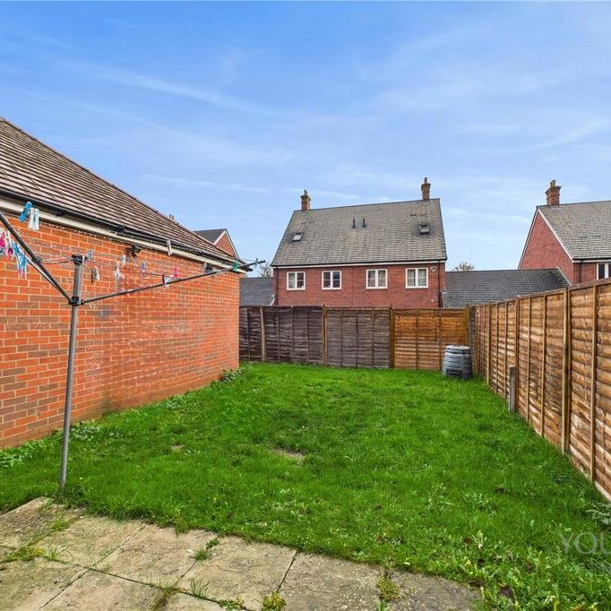 4 bedroom semi-detached house to rent - Photo 1