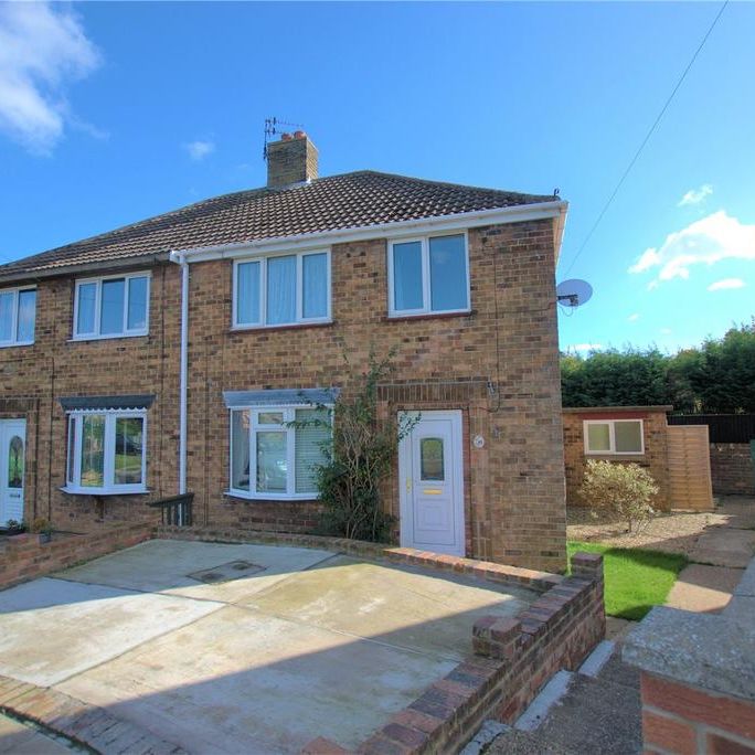 3 bedroom semi-detached house to rent - Photo 1