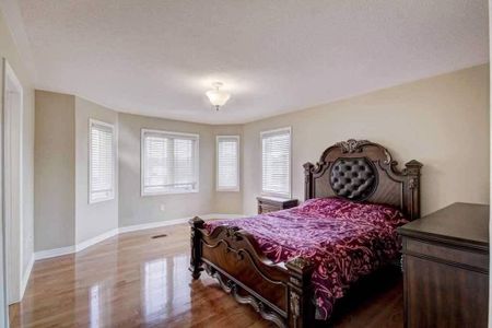 For Lease - 19 Putnam Drive, Brampton, Ontario - Photo 3