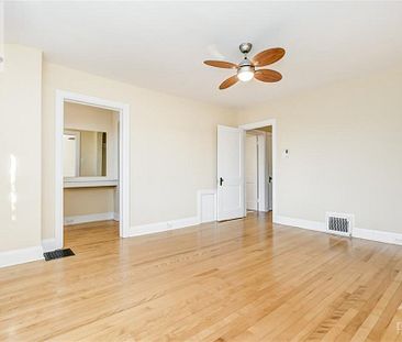 475 GOLDEN AVENUE - Photo 1