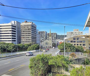 PRIME INNER-CITY LIVING! - Photo 1